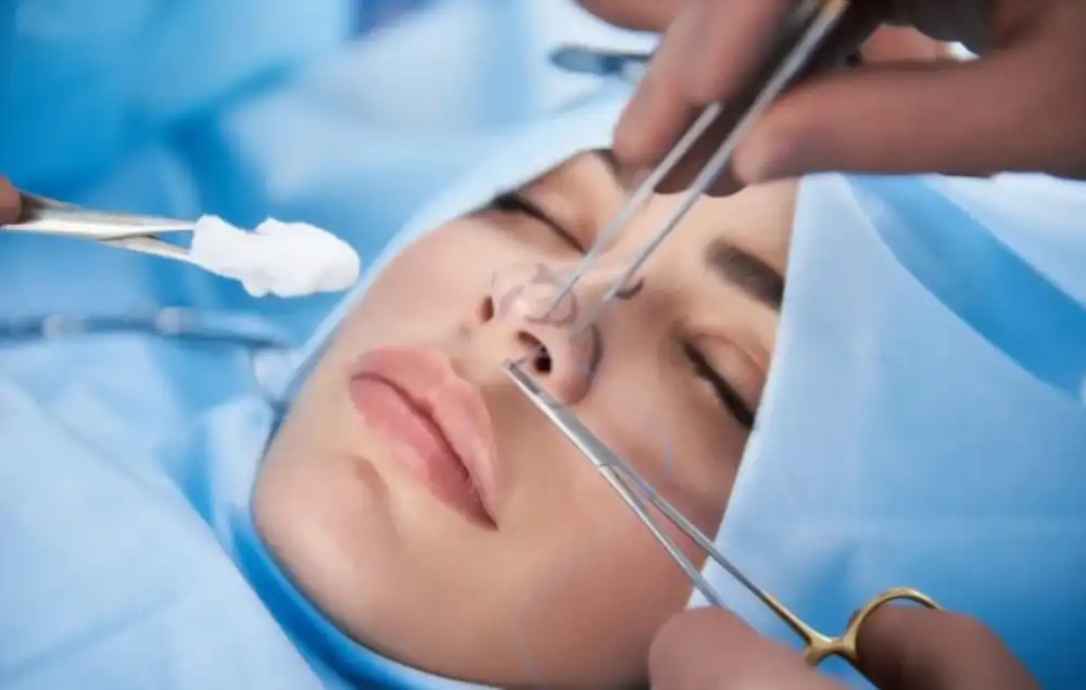 Rhinoplastie en Tunisie : Remodeler et Harmoniser Votre Nez